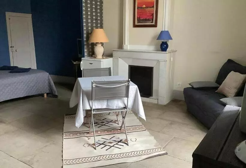 Majatalo Au Soleil D Armand