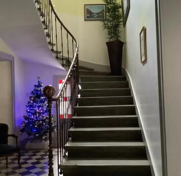 Majatalo Au Soleil D Armand