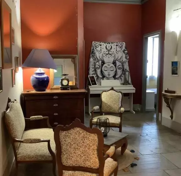 Majatalo Au Soleil D Armand