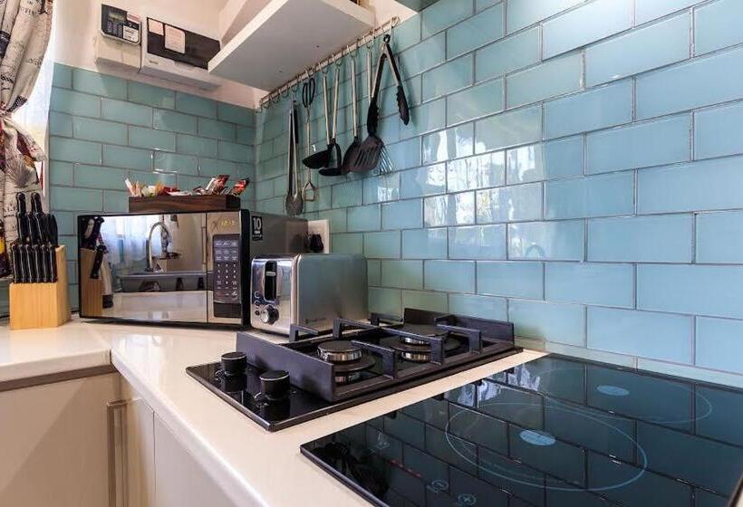 Unit 2a @ The Thatches