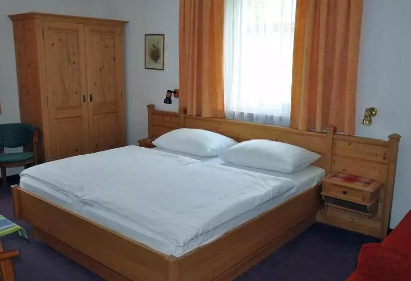 Bed and Breakfast Pension Parzer Pressbaum Bei Wien
