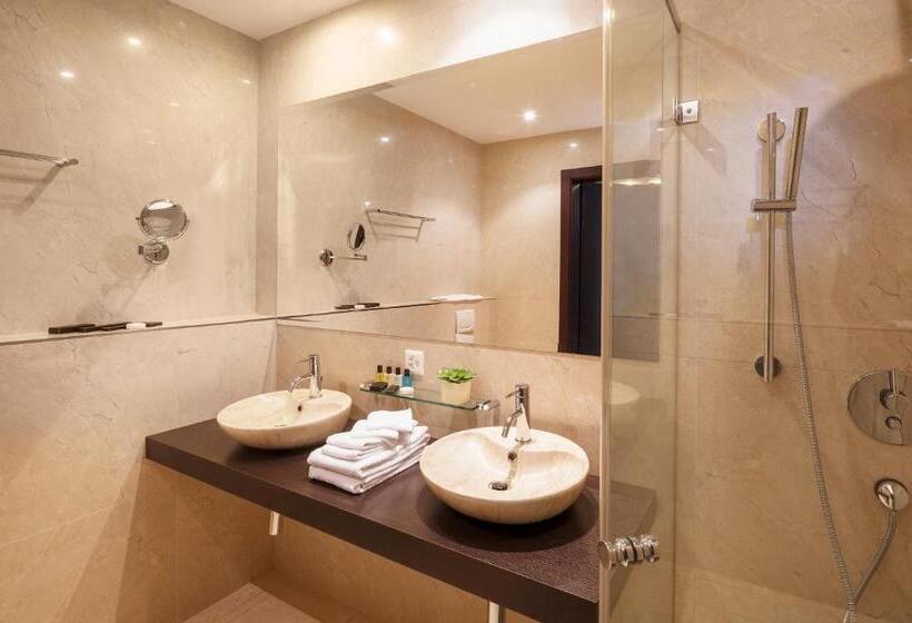 Business Hotel First