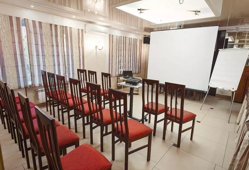 Отель Amaks Polyarnaya Zvezda