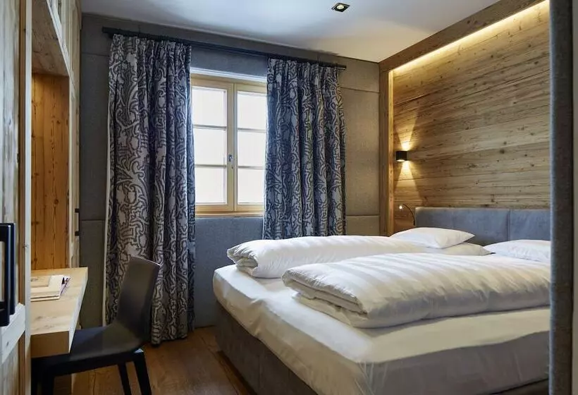ホテル Arlberg Hospiz Chalet Suiten