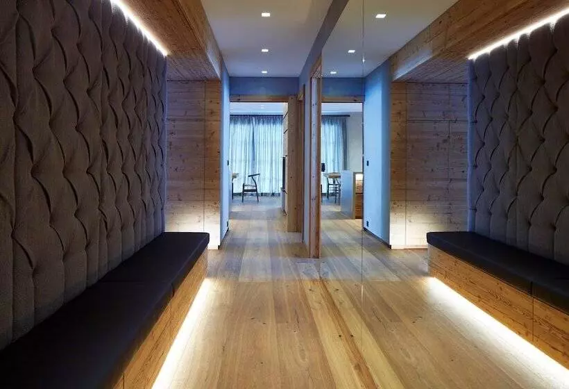 ホテル Arlberg Hospiz Chalet Suiten