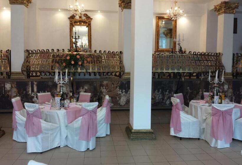 酒店 Coroana Moldovei