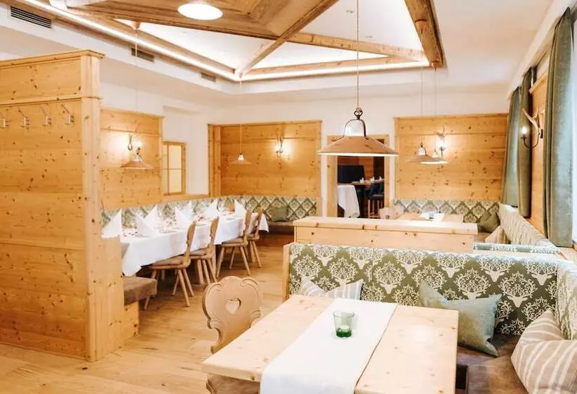 هتل Der Stockinger