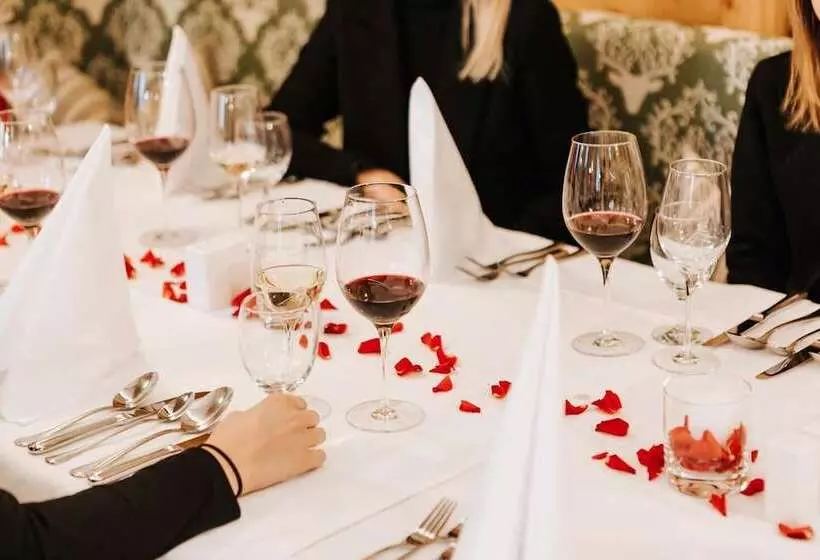 هتل Der Stockinger