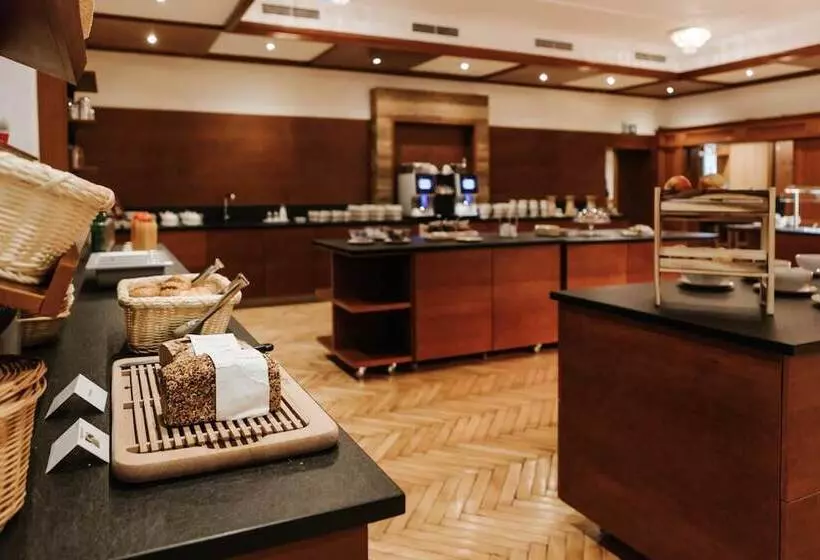 هتل Der Stockinger