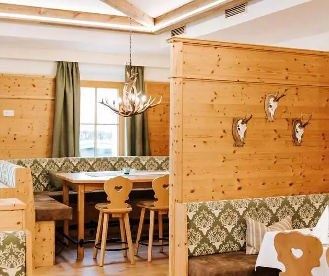 هتل Der Stockinger