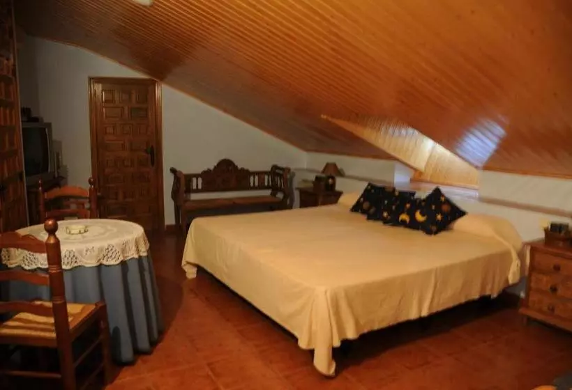 فندق El Manantial De Gredos