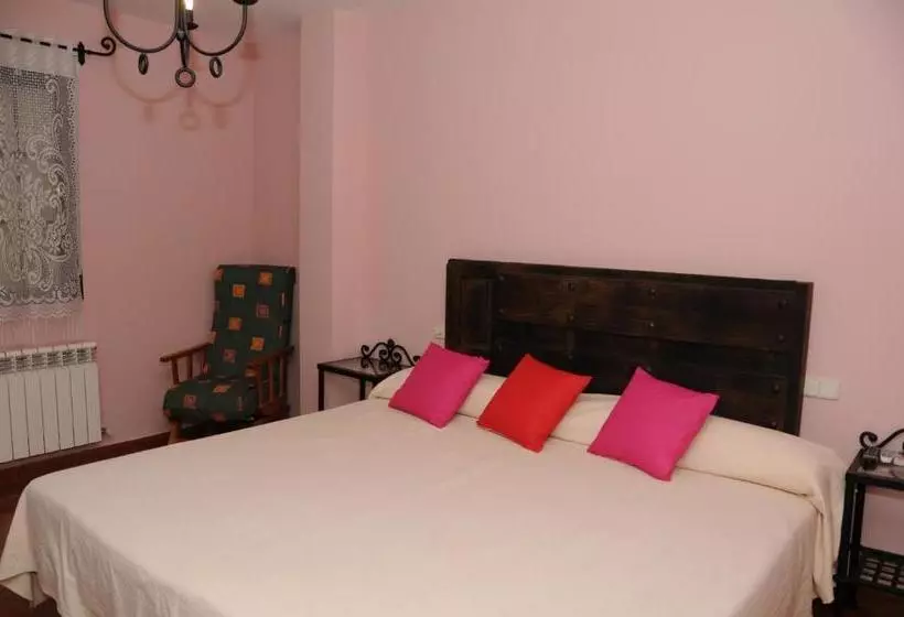 فندق El Manantial De Gredos