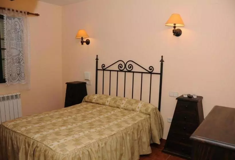 فندق El Manantial De Gredos