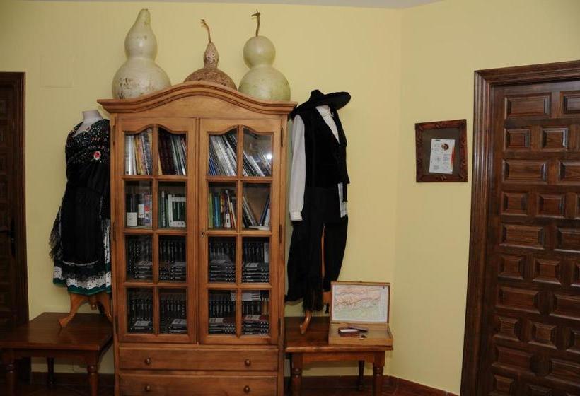 فندق El Manantial De Gredos