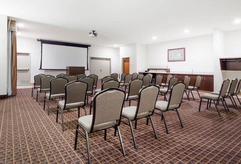 בית מלון כפרי Ramada By Wyndham Creston