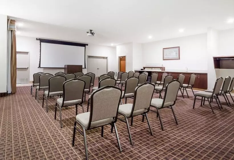 בית מלון כפרי Ramada By Wyndham Creston