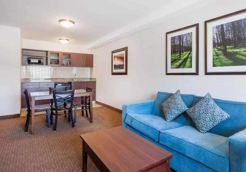 בית מלון כפרי Ramada By Wyndham Creston