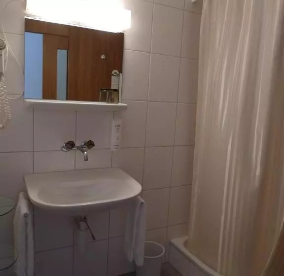 هتل Restaurant Seegarten Marina