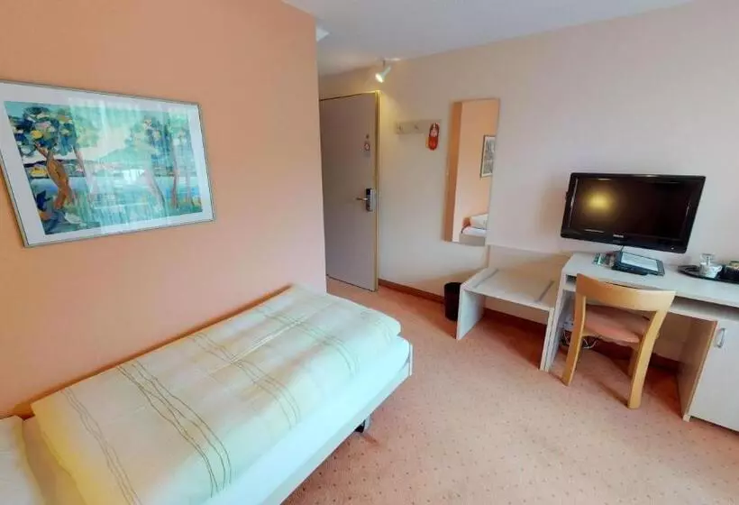 هتل Restaurant Seegarten Marina