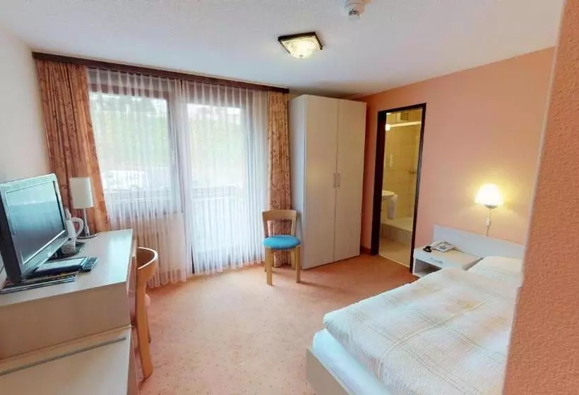 هتل Restaurant Seegarten Marina