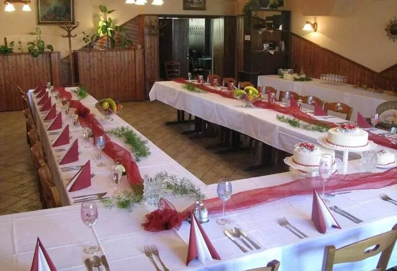 Hotel & Restaurant Signal