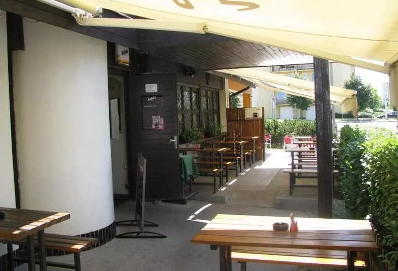 Hotel & Restaurant Signal