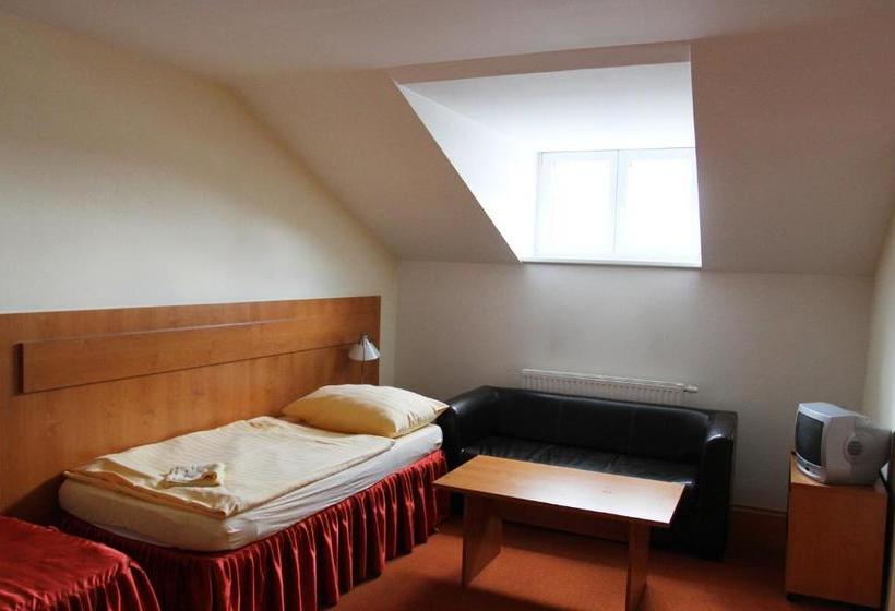 Отель Slavia Tábor