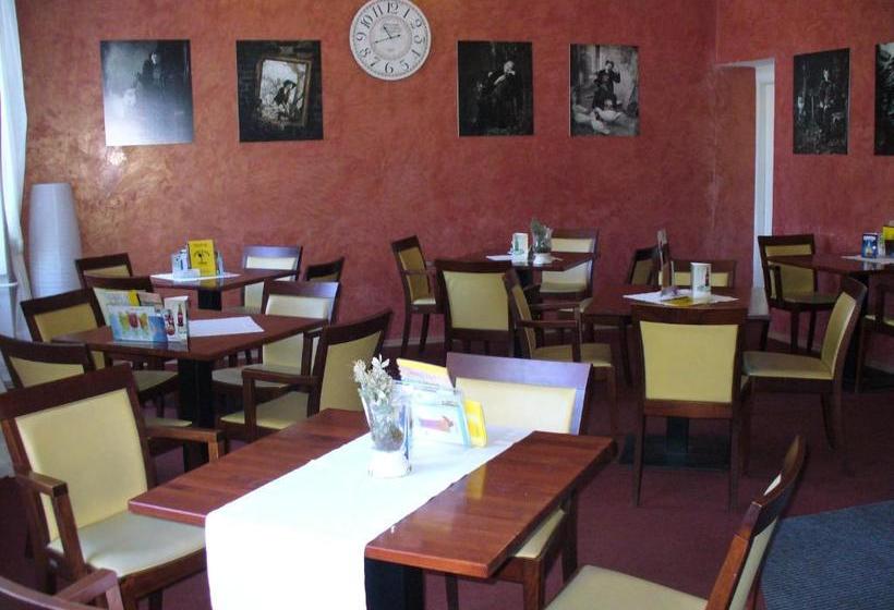 Отель Slavia Tábor