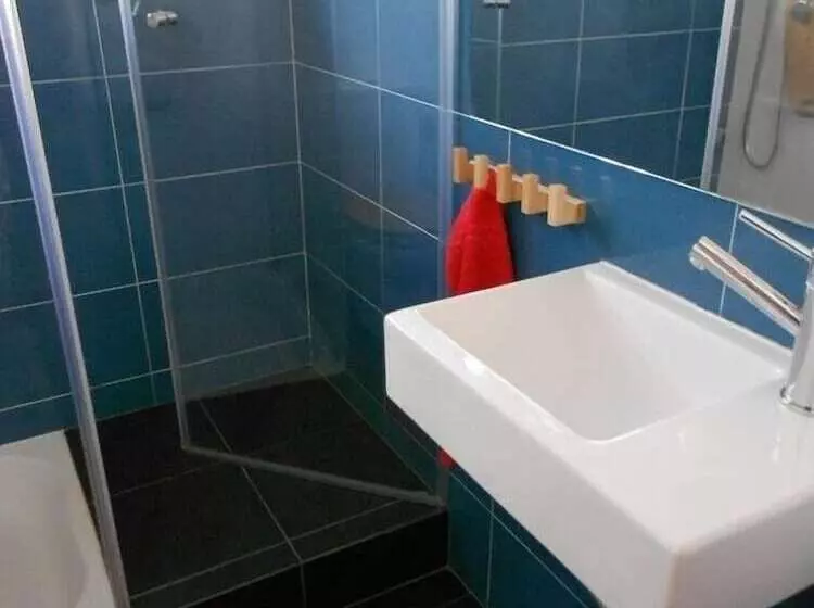 فندق Surfing Inn Peniche   Hostel