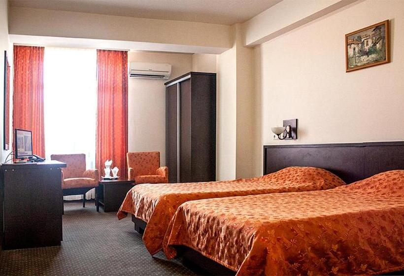 בית מלון כפרי Yaky Center