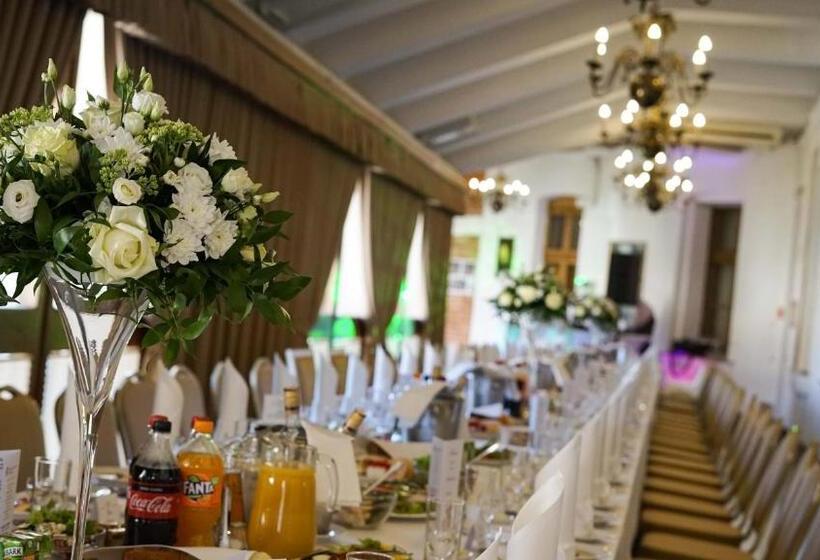 호텔 Zamek Pułtusk Dom Polonii