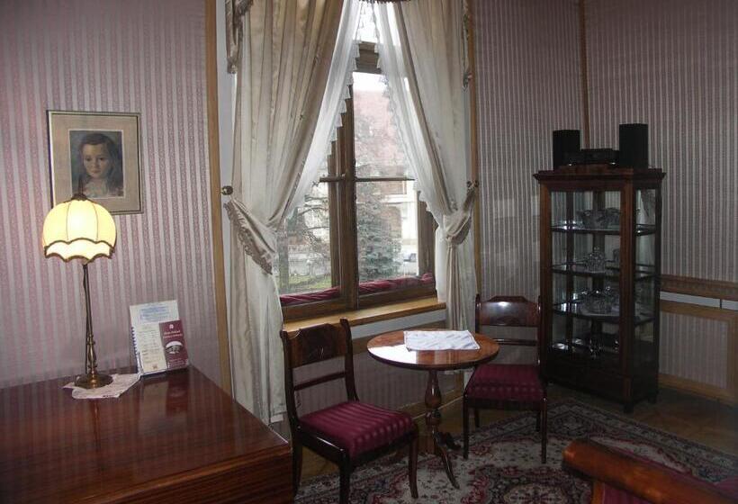 호텔 Zamek Pułtusk Dom Polonii