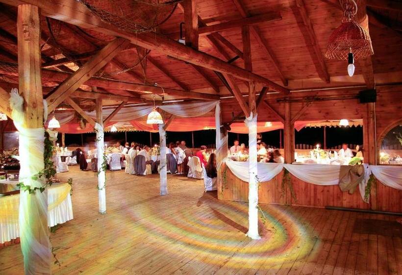 호텔 Zamek Pułtusk Dom Polonii