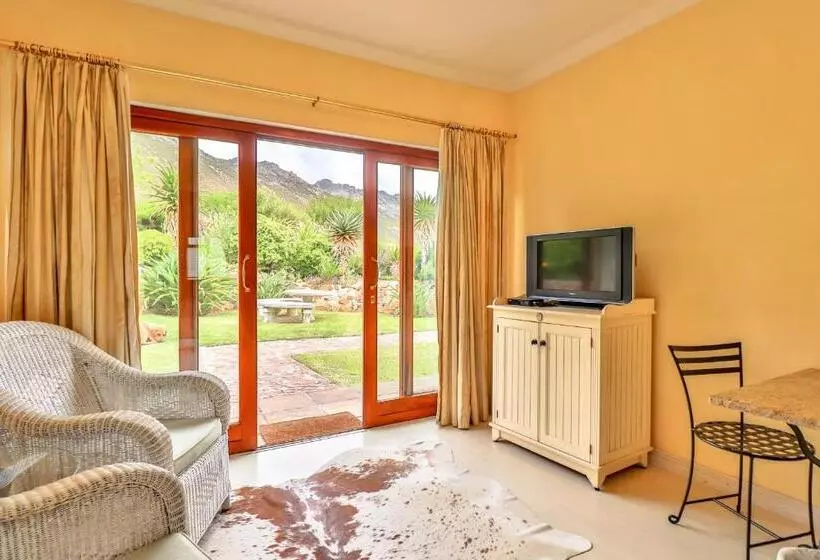 Пансион Apricot Gardens Guesthouse