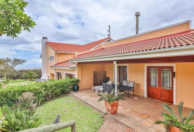 Пансион Apricot Gardens Guesthouse