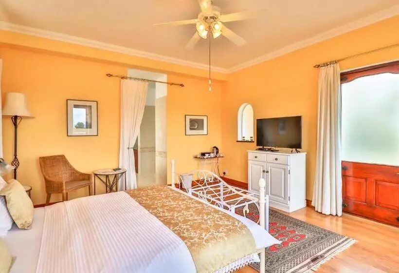 Пансион Apricot Gardens Guesthouse