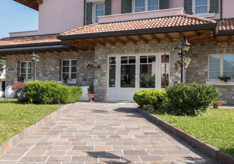 T Ami Hotel Resort Spa