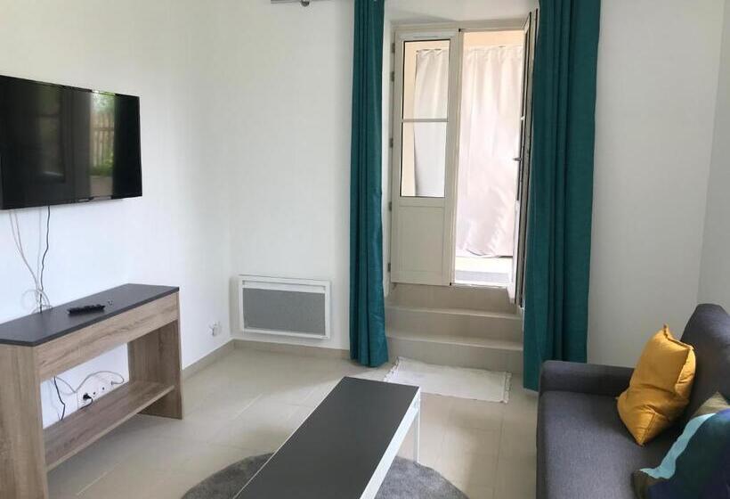 Cannes 2 Pieces De 49 M2 ,piscine. Jardin Privatif