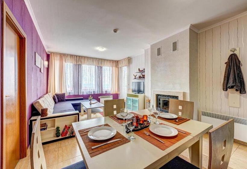 Colorful 2bd Apartment With Indoor Fireplace And Mountain View