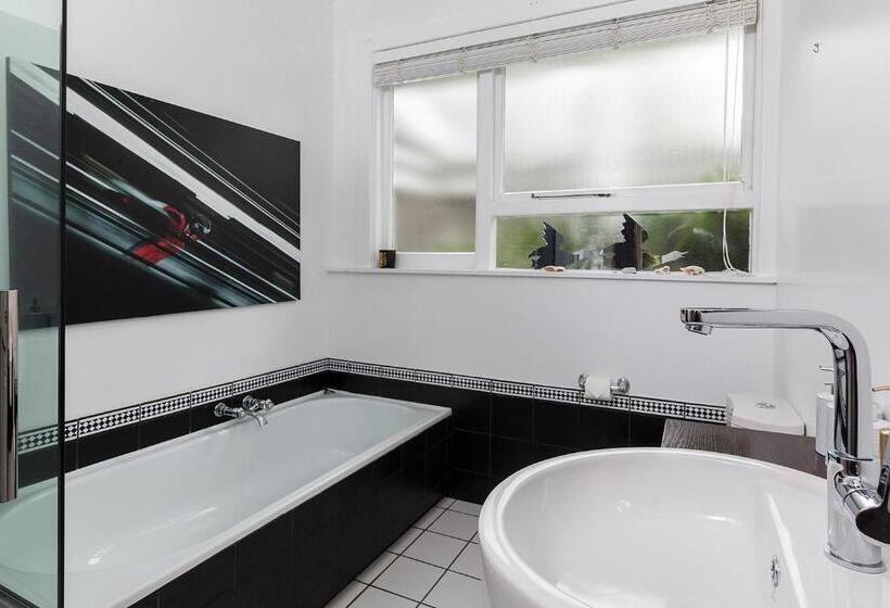 French City Mansion   Christchurch Luxury Home