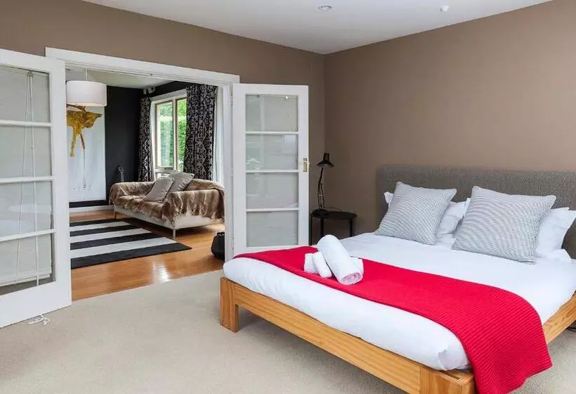 French City Mansion   Christchurch Luxury Home