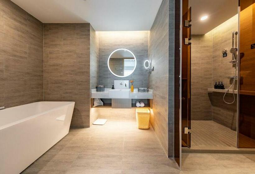 Atour Hotel Wuhan International Expo Center