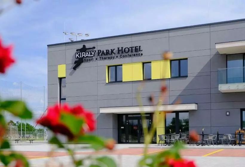 Hotelli Király Park