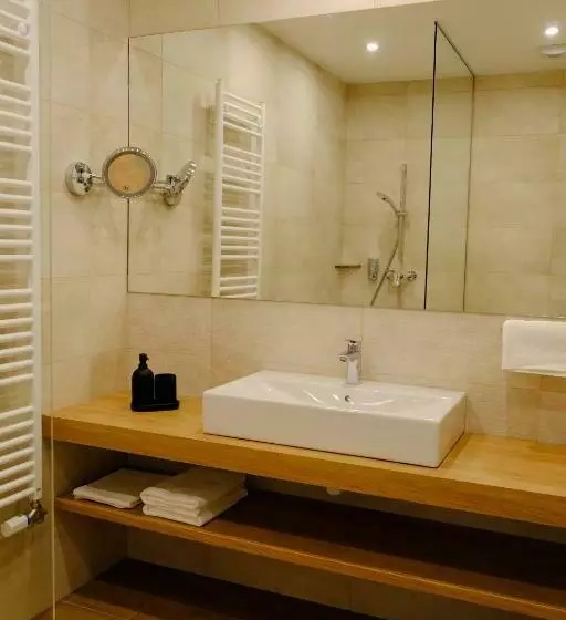 Hotelli Király Park