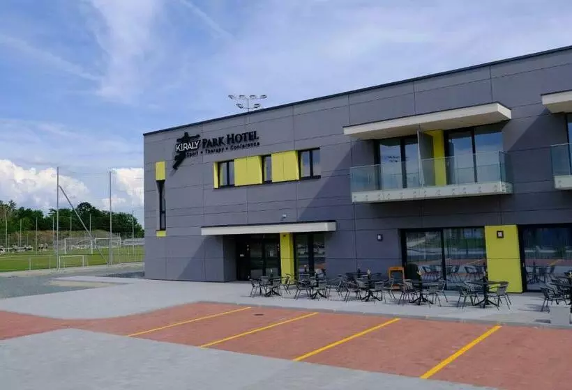 Hotelli Király Park