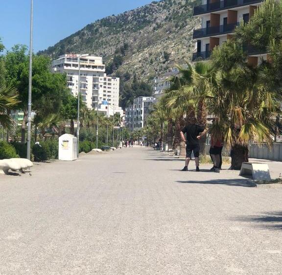 酒店 Mario, Shengjin