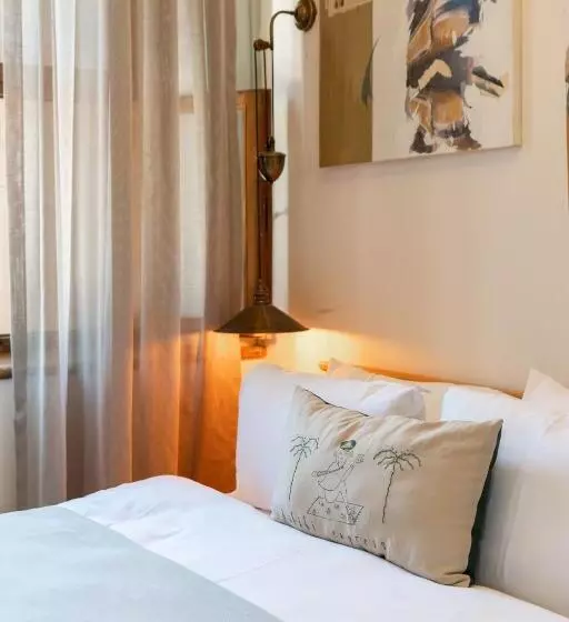 ホテル Suolo Urla