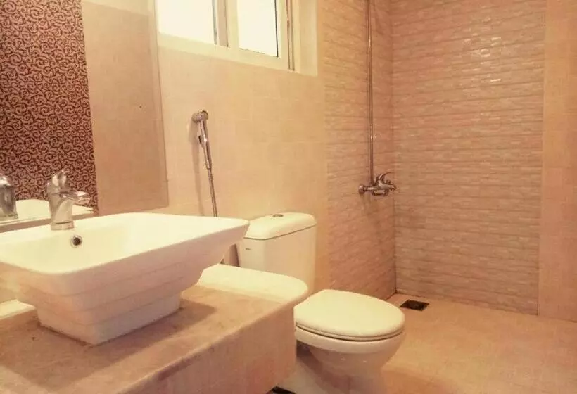 پانسیون Royal Galaxy Hotel & Residence   Near Islamabad International Airport & Motorway