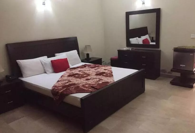 پانسیون Royal Galaxy Hotel & Residence   Near Islamabad International Airport & Motorway