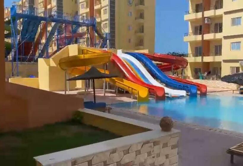 استراحتگاه استوديو فندقي للعائلات داخل قرية ريتال ڤيوالساحل الشمالي